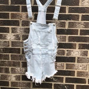 Short overalls